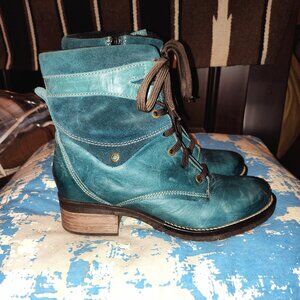 Women's Leather Turquoise Boots (with side zipper); Size 8